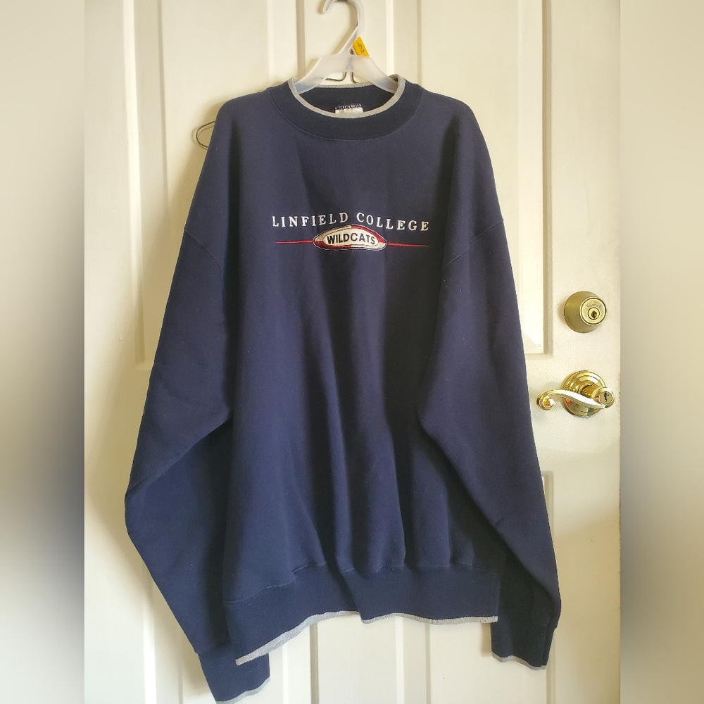 Linfield College sweatshirt